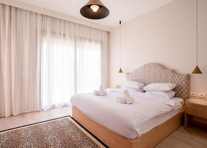 Villa Premium 5br • Heated Pool • Ancient Hill *
